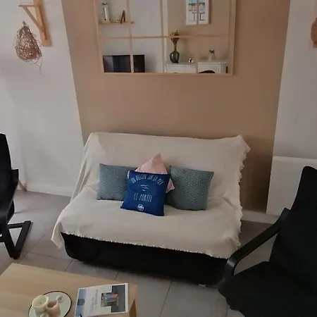 Hotel La Maison Au Coussin Bleu 3*