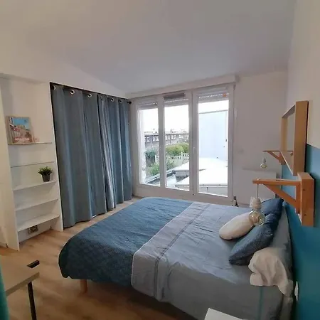 La Maison Au Coussin Bleu