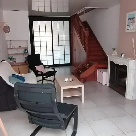 La Maison Au Coussin Bleu
